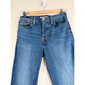 Levis‎ Wedgie Straight High Rise Blue Jeans 34964-0207 Size 29x28 thumbnail 3