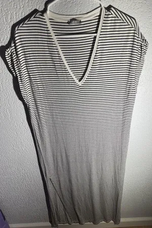ZARA Black & White Striped V-Neck Midi T-Shirt Dress – Size M thumbnail 1