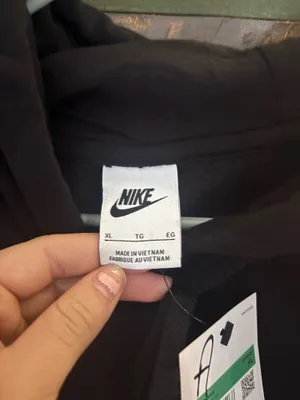 Black Nike Hoodie Women’s thumbnail 4