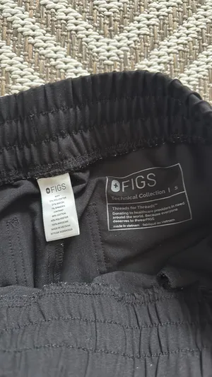 Black FIGS Scrub Pants thumbnail 2
