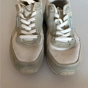 Reebok White and Light Gray Athletic Shoes thumbnail 3