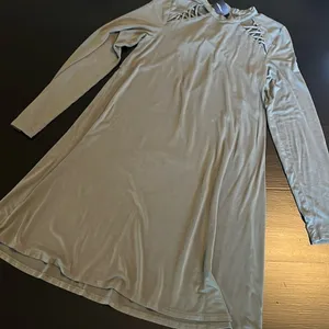 American Eagle Outfitters Green Lace Up Back Long‎ Sleeve Mini Dress Womens M thumbnail 1