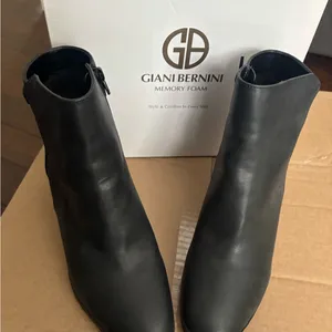 Giani Bernini Women's Trumann Memory Foam Block Heel Dress Booties #9 thumbnail 3