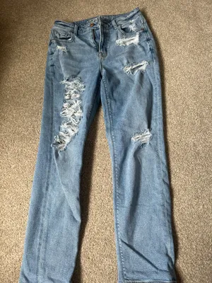 American Eagle Outfitters “Mom” Jeans thumbnail 1