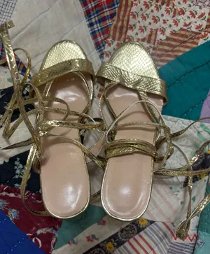 heels Gold Size 9 thumbnail 1