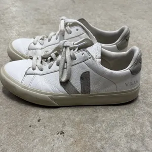 VEJA Esplar Women’s White Leather Sneakers with Suede V Logo Size 9 (32) thumbnail 8
