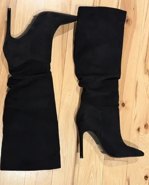 Forever 21 suede heel boots - size 6! thumbnail 1