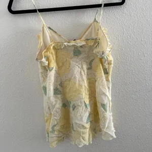 NWT Y2K Kenzie silk yellow rose ruffle cami tank top thumbnail 7