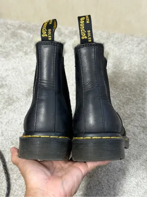 Dr. Martens Women’s 2976 Leonore Faux Fur Lined Chelsea Boots Leather in Black 9 thumbnail 10