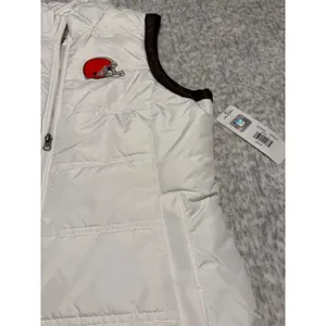 NFL Team‎ Apparel Cleveland Browns Womens White Puffer Vest L NFL Logo NWT thumbnail 2