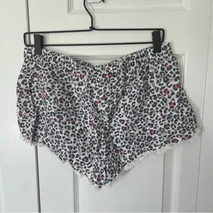 Victorias Secret leopard pajama shorts w lace trim MED thumbnail 3