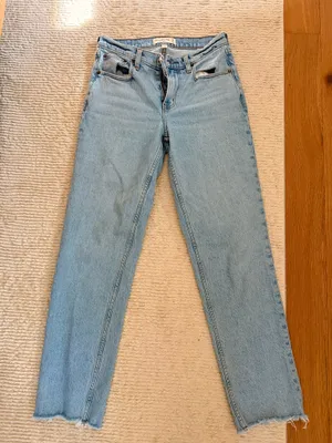 Abercrombie The Straight Mid-Rise Jeans thumbnail 1