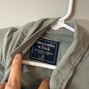 bercrombie & Fitch khaki button up shirt Size xs‎ thumbnail 3