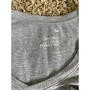 SO Women's Gray Favorite V-Neck‎ Pocket Tee Size Large thumbnail 2