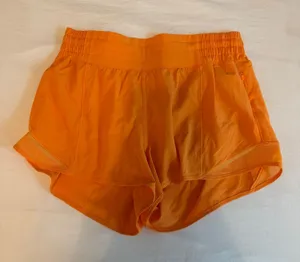 Lululemon Shorts Hotty Hot 2.5" High-Rise thumbnail 1