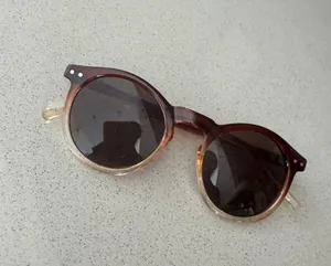 Sunglasses thumbnail 1