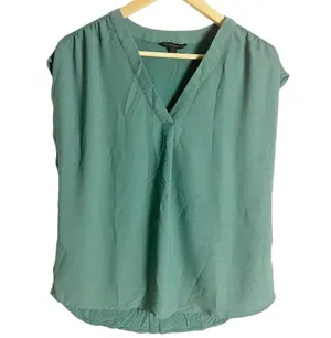 Banana Republic Solid Green Cap Sleeve V-Neck Crepe Popover Blouse Size Small thumbnail 3
