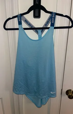 Nike workout top  thumbnail 1