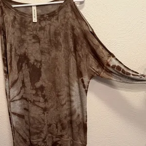 American Age 🐻🐻🐻3 for 12$🐻🐻🐻Brown Tie-Dye Cold Shoulder Women's Top-medium thumbnail 5