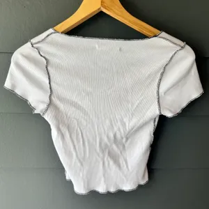 Brandy Melville crop top thumbnail 3