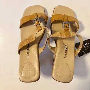 Flexisole Y2K Faux Leather Slip On Open Toe Pump Heels Tan Womens Shoe Size 8.5 thumbnail 4