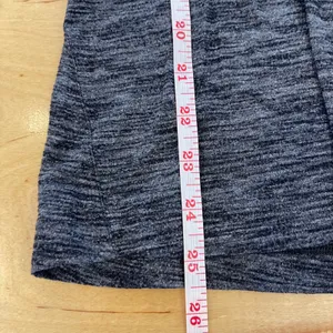 Lululemon Long Sleeve V‎ Neck Top Thumb Hole Heathered Gray AthleticSize 6 thumbnail 8