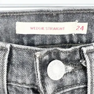 Levi's‎ Wedgie Straight Jeans Women's Size 24 Washed Black High Rise Denim thumbnail 4