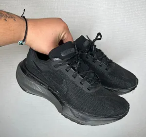 Nike Invincible Run 3 Womens Running Shoes Black DR2660-007 Size 8 thumbnail 1