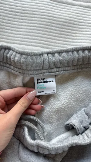 TNA Aritzia Sweatpants Cozy Fleece thumbnail 2