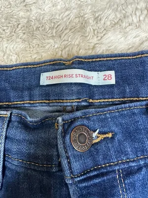 Levi's 724 High Rise Straight medium wash stretch denim jeans Size 28x30 thumbnail 4