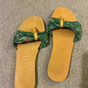 Havaianas Tropical Print Bow Slide Sandals‎ with Yellow Sole Summer Beach Flip Flops thumbnail 4