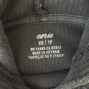 Charcoal Ribbed Crop Hoodie thumbnail 4