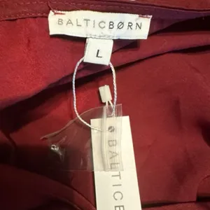 Baltic Born Gabriella Merlot Satin Midi Dress nwt‎ thumbnail 6