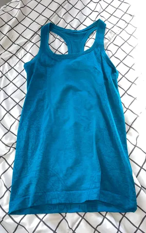 size 6 lululemon blue swiftly tank thumbnail 1