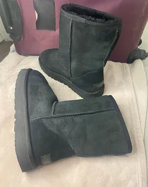 Ugg classic Womens boots size 9 thumbnail 1