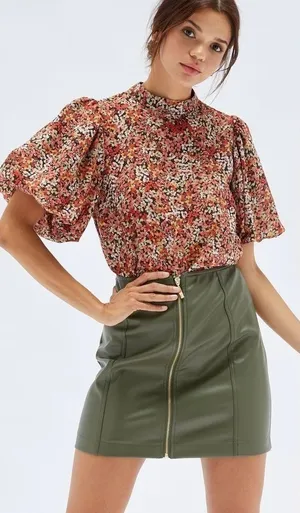 NWT Minkpink Gabae High Neck Floral Blouse‎ in Red Multi Size Small thumbnail 1