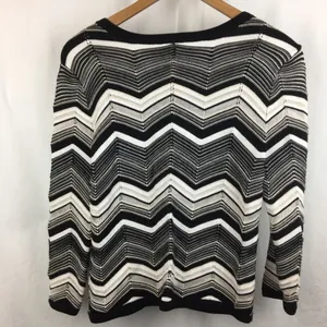 White House Chevron Print Hook Close Cropped Long Sleeve Knit Cardigan M thumbnail 3