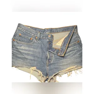 Levi's 501 Original Distressed High Rise Denim Jean Shorts Size 31 thumbnail 4