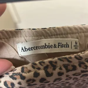 Abercrombie and Fitch Cheetah Wrap Skirt Med thumbnail 3