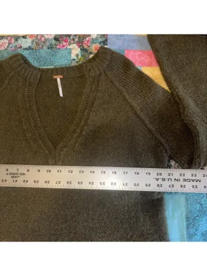 Free People Wool Blend V-Neck Flare Sleeve Woman’s Small Sweater Cozy Casual thumbnail 8
