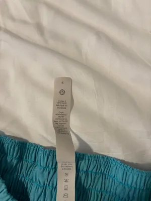 Lululemon Hotty Hot Shorts 2.5" High-Rise thumbnail 4