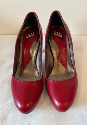 Vintage Fornarina LTD Pump Heel Women Size 8.5 Maroon Red Slip-On Round Toe thumbnail 1