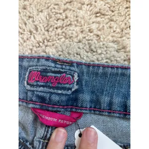 y2k mcbling Wrangler Premium Patch Low Rise Jeans Medium Wash Straight Leg 14x34 thumbnail 2