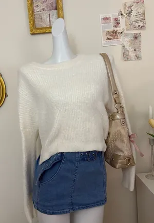 Abercrombie & Fitch Sweater Size XS White Fuzzy Knit Long Sleeve Pullover thumbnail 1