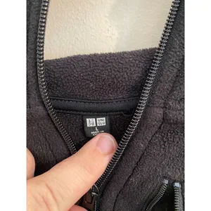 Women's Uniqlo Black 3-Pocket‎ Full Zip Hoodie Sweatshirt Size Large thumbnail 2