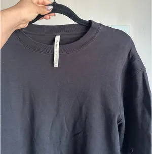 Babaton The Group Tee Aritzia thumbnail 6
