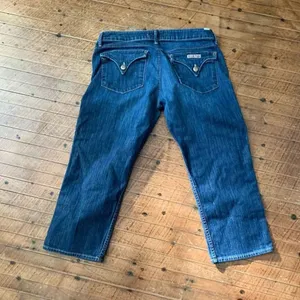 Hudson vintage dark wash size 30 cropped jeans thumbnail 4