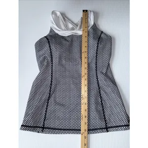 Lululemon Athletic Workout Top‎ Size 8 Black White thumbnail 2