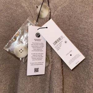 NWT UGG Nyomi Cardigan size Medium thumbnail 5