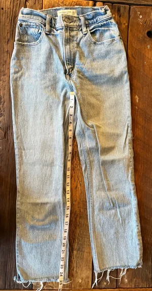 Abercrombie Ultra High-Rise 90s Straight Jeans thumbnail 1